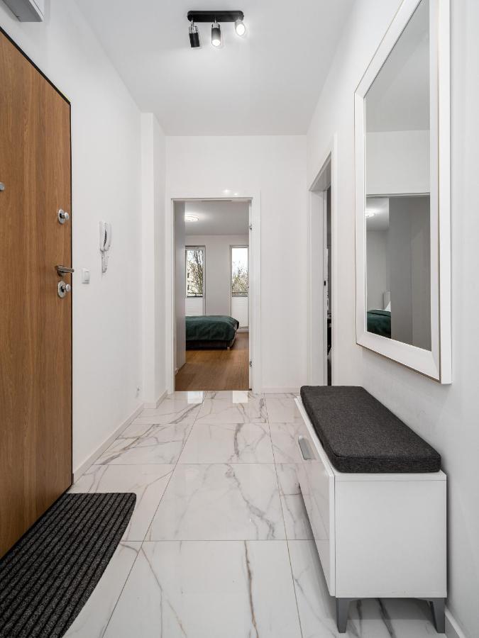 Warsaw Apartments 1 Sierpnia Street Exterior photo